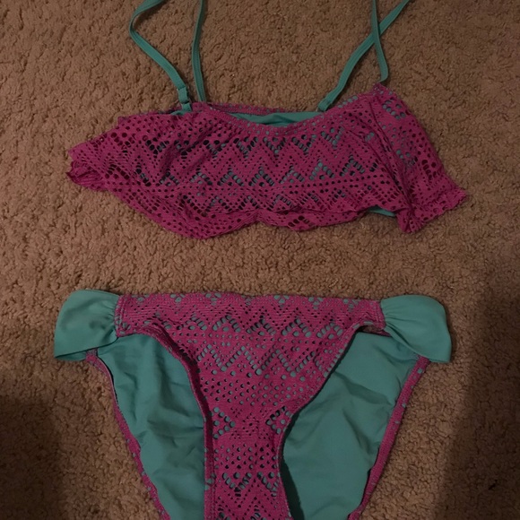 Swimsuits - Picture 2 of 5